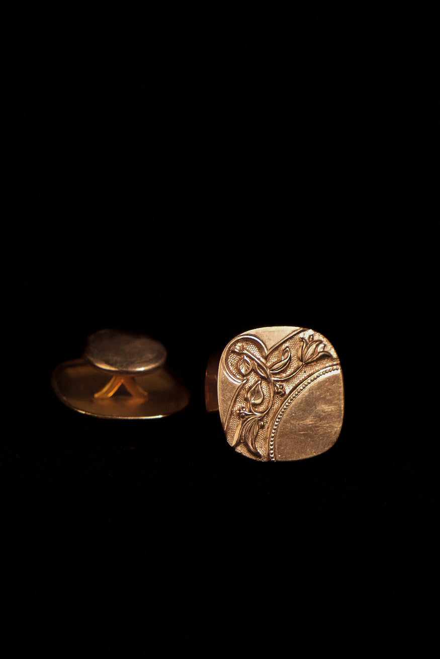 Edwardian Rolled Gold Cufflinks With Leaf Decoration On Display Card