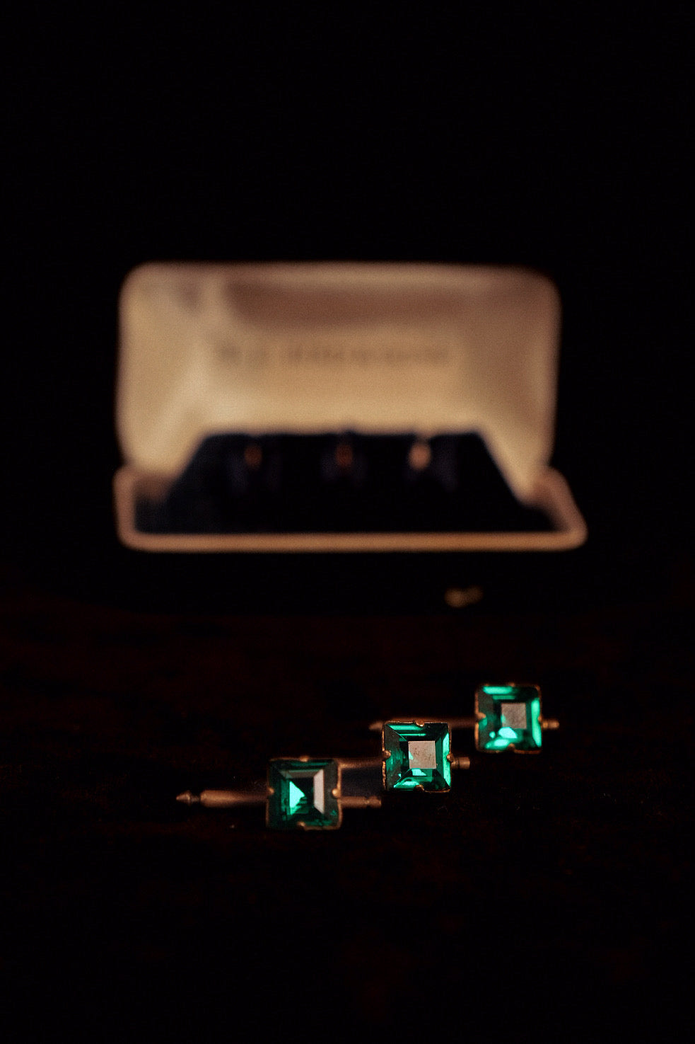 1910s Green Gem Stud Set In Original Velvet S.L.Bird Box