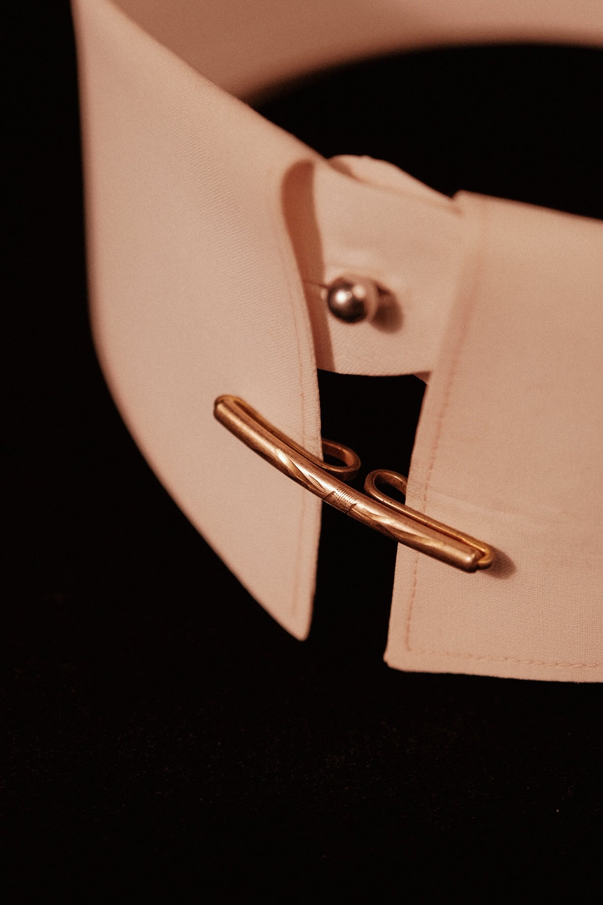 Circa 1890s Gold-Front Hand-Etched Hidden Spring Collar Bar