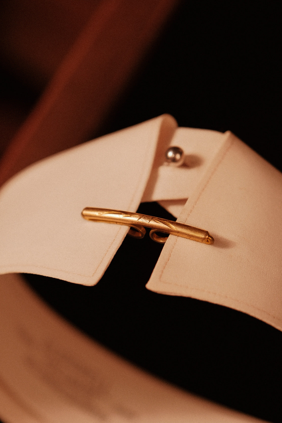 Circa 1890s Gold-Front Hand-Etched Hidden Spring Collar Bar