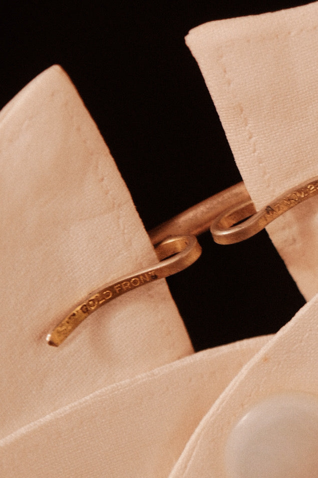 Circa 1890s Gold-Front Hand-Etched Hidden Spring Collar Bar