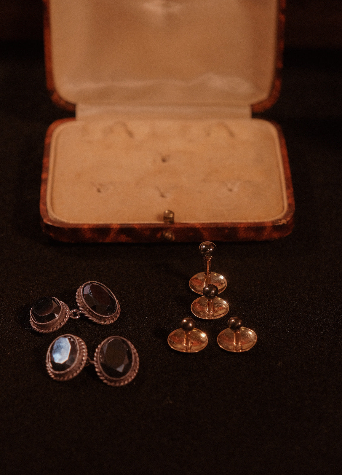 1920s Hematite Cufflinks & 9Kt Gold Tuxedo Studs